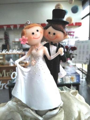 Wedding  Bride and Groom Dancing Cake Topper Image 1