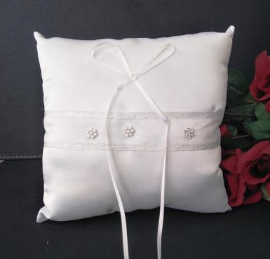 Wedding  Ring Cushion - White Daisy Ring Pillow Image 1