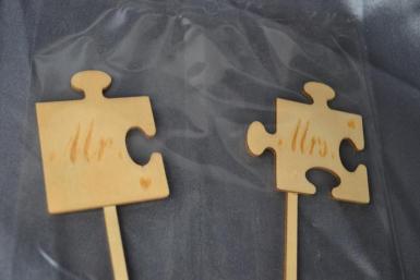 Wedding  Mr & Mrs Puzzle Pieces Cake Topper Image 1